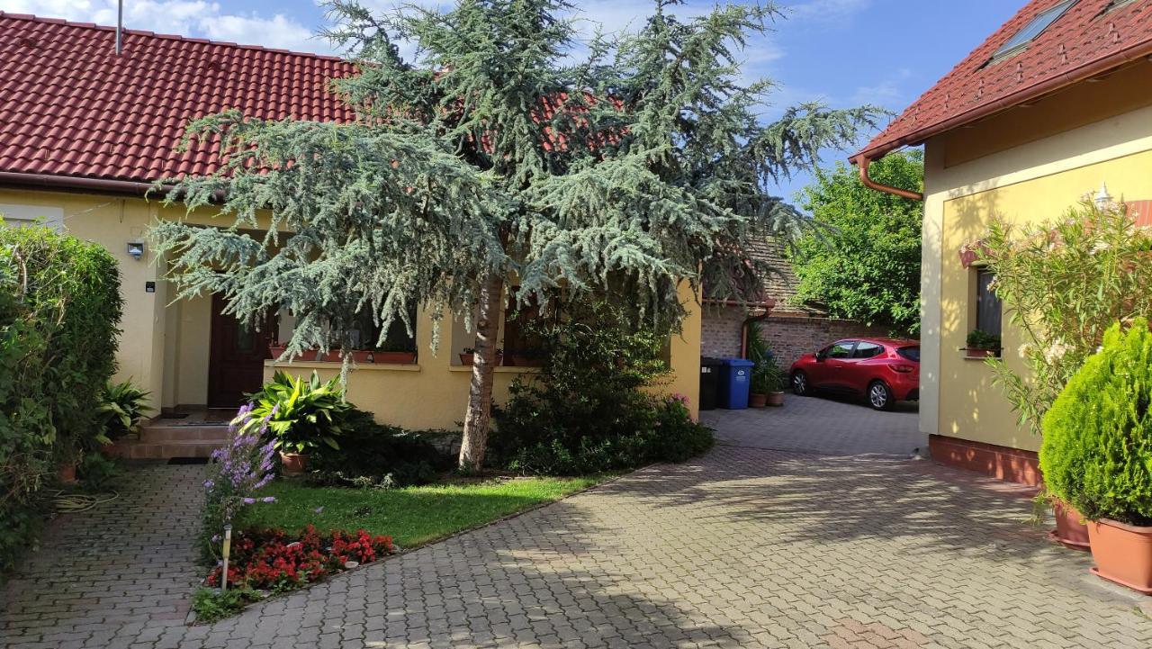 Eckhardt Vendeghaz Hotel Villány Exterior foto