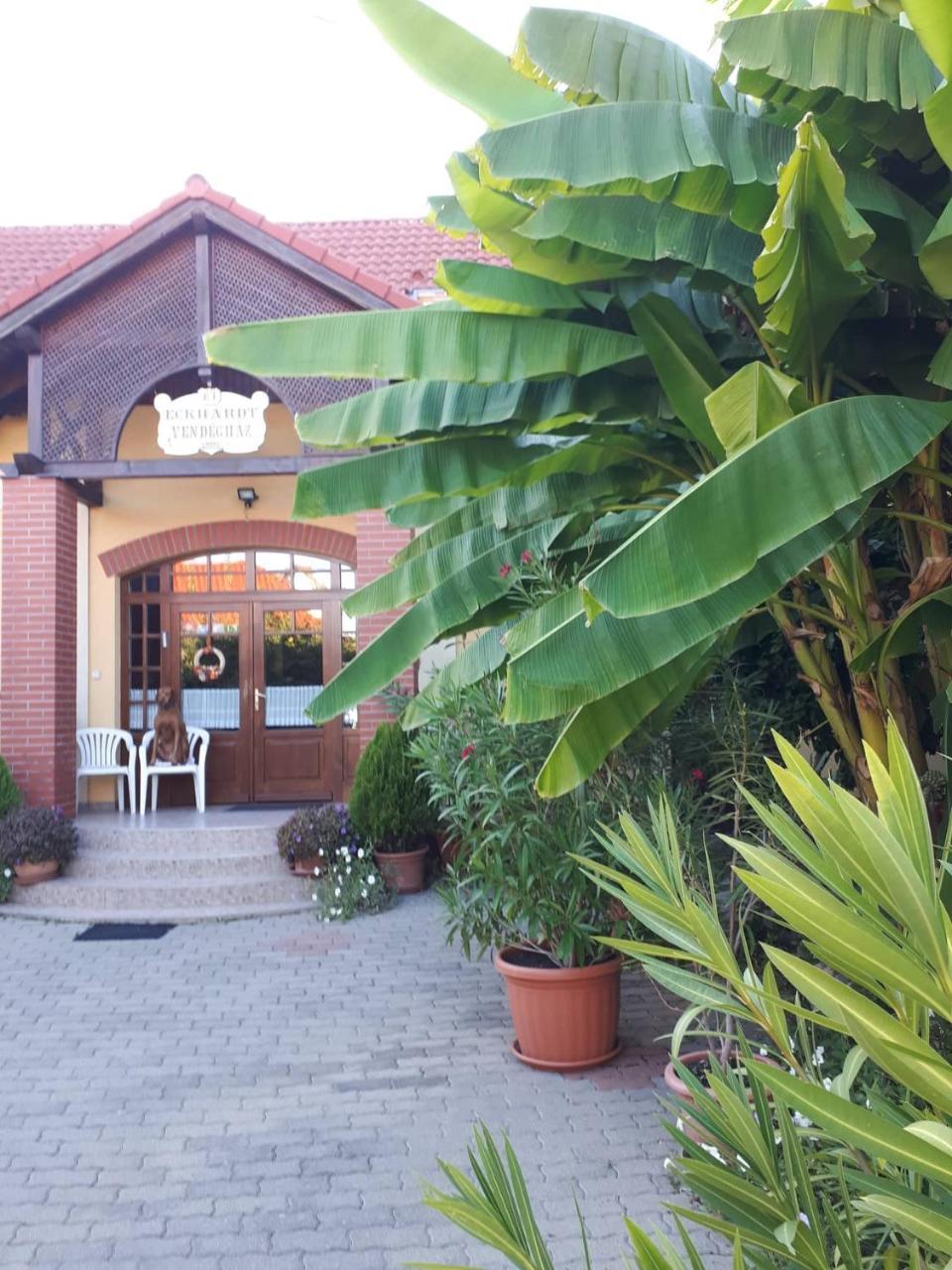 Eckhardt Vendeghaz Hotel Villány Exterior foto